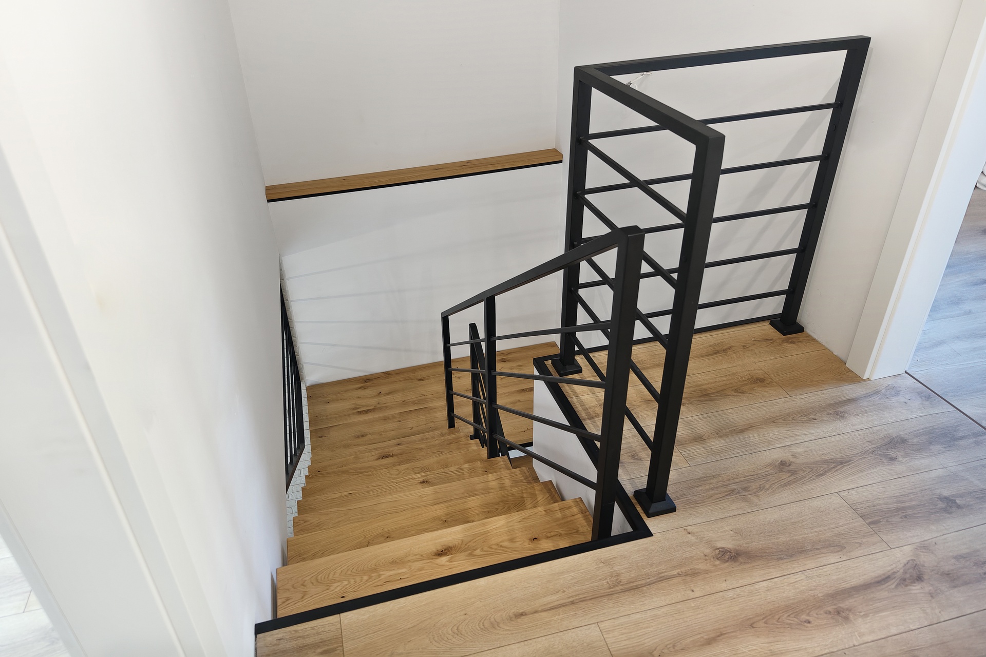 balustrada loftowa pozioma schody debowe