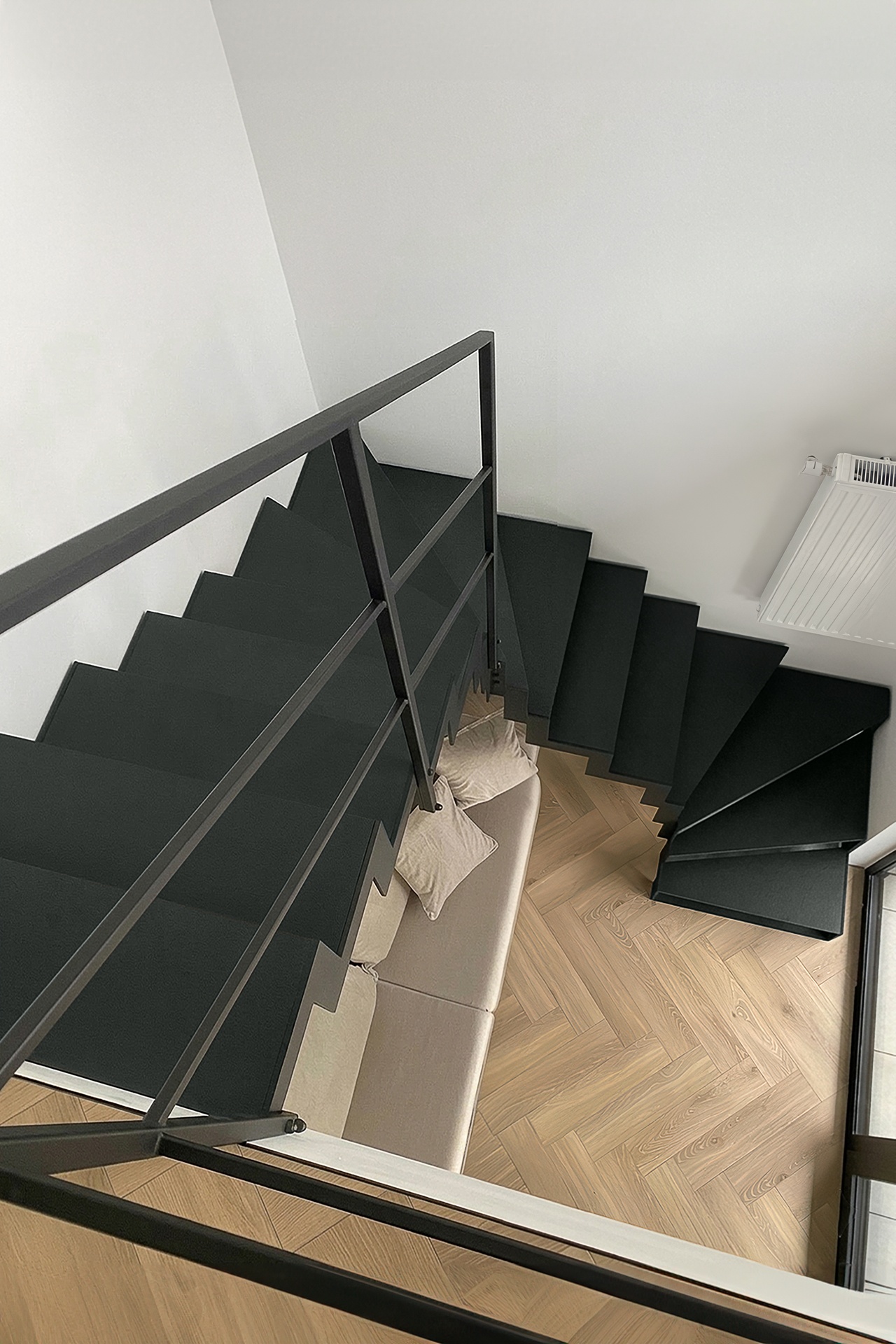 balustrada stalowa schody loftowe widok z gory