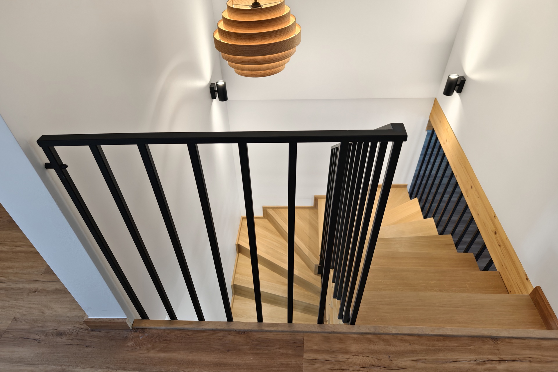 balustrady pionowe metalowe czarne widok z gory