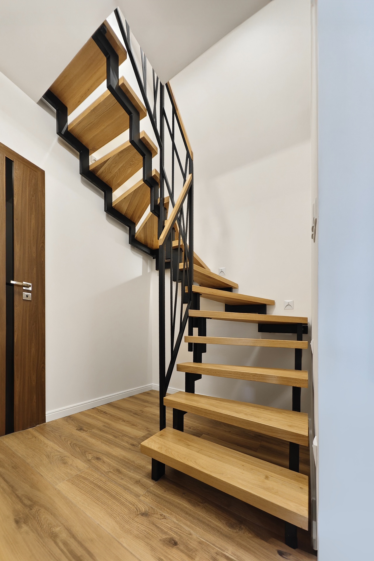 konstrukcja schodow z profila stalowego