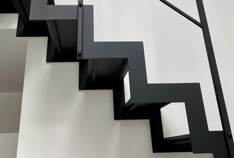 nowoczesne schody azurowe balustrada minimalizm