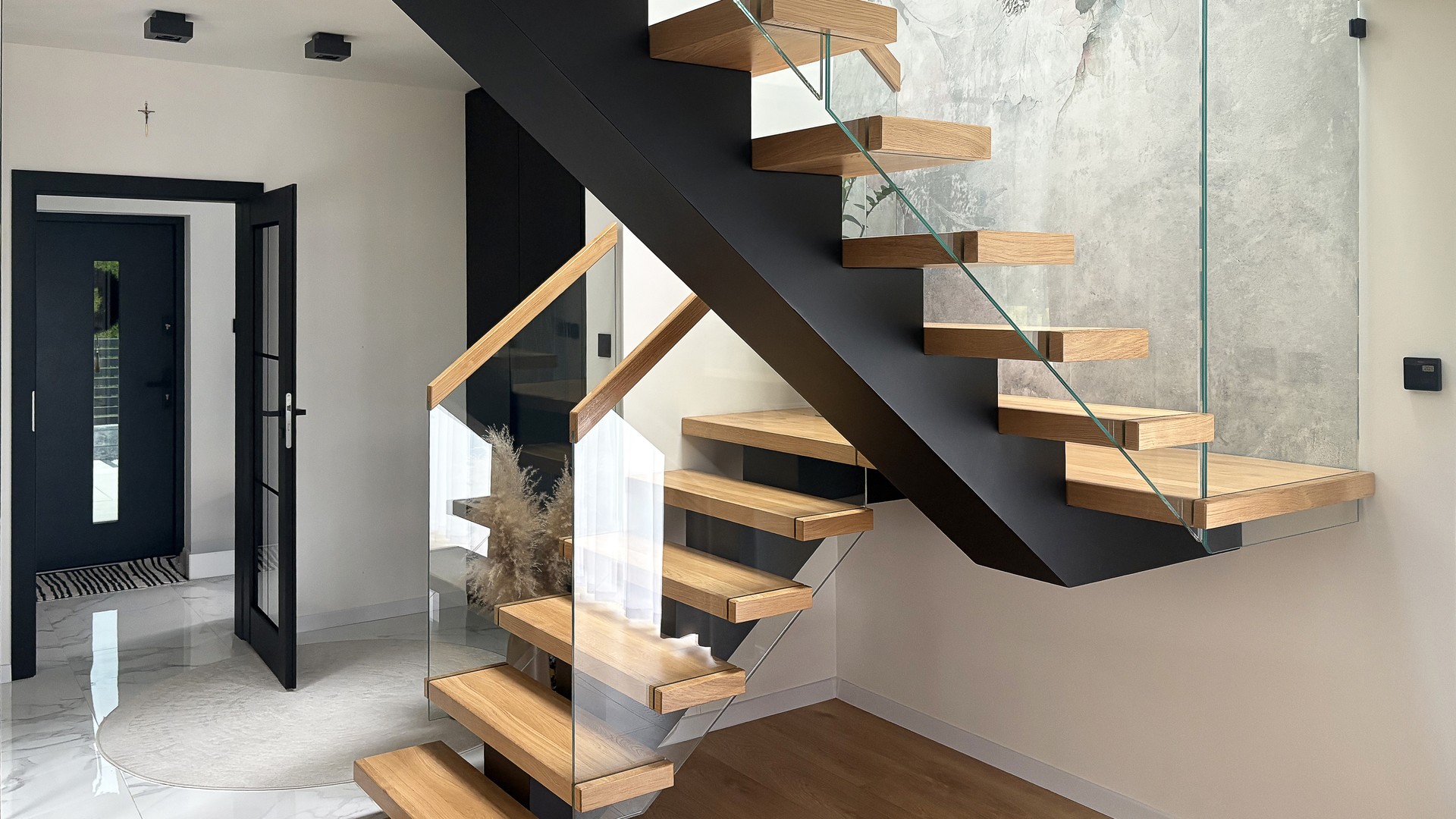 nowoczesne schody premium ze spocznikiem