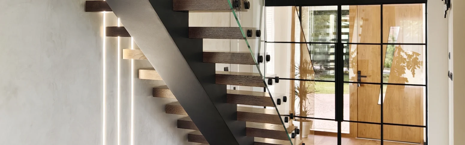 schody azurowe balustrada szklana drzwi loftowe razem