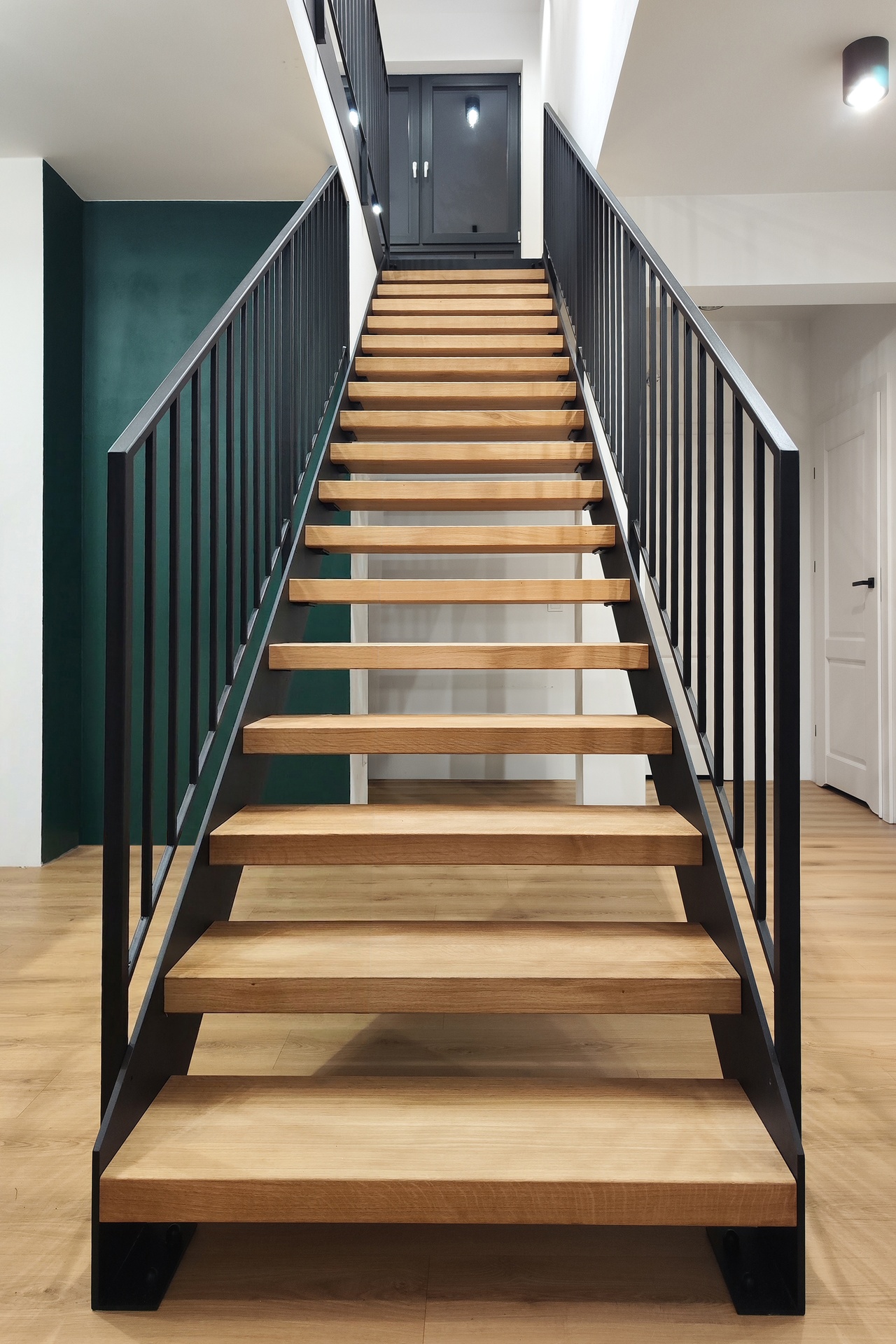 schody azurowe policzkowe stopnie olejowane debowe