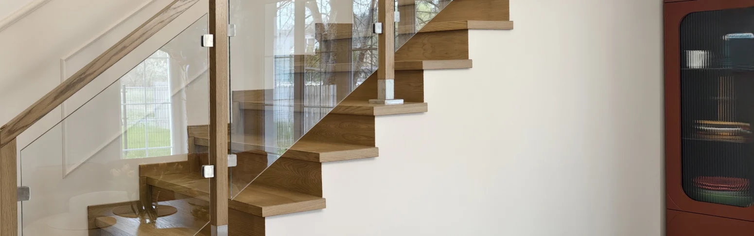 schody debowe z balustrada szklana progresmet