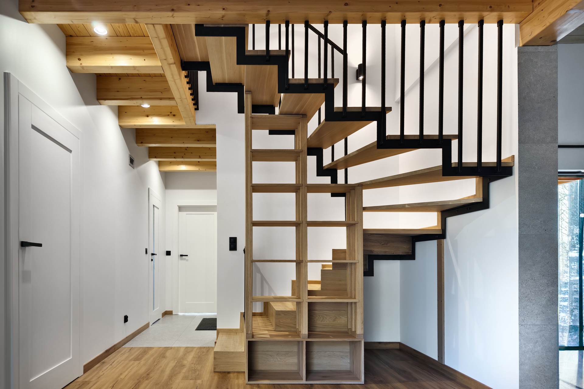 schody loftowe debowe z balustradami pionowymi progresmet
