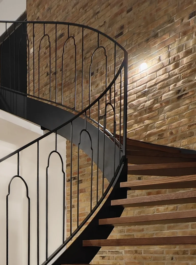 schody metalowe policzkowe industrialne premium