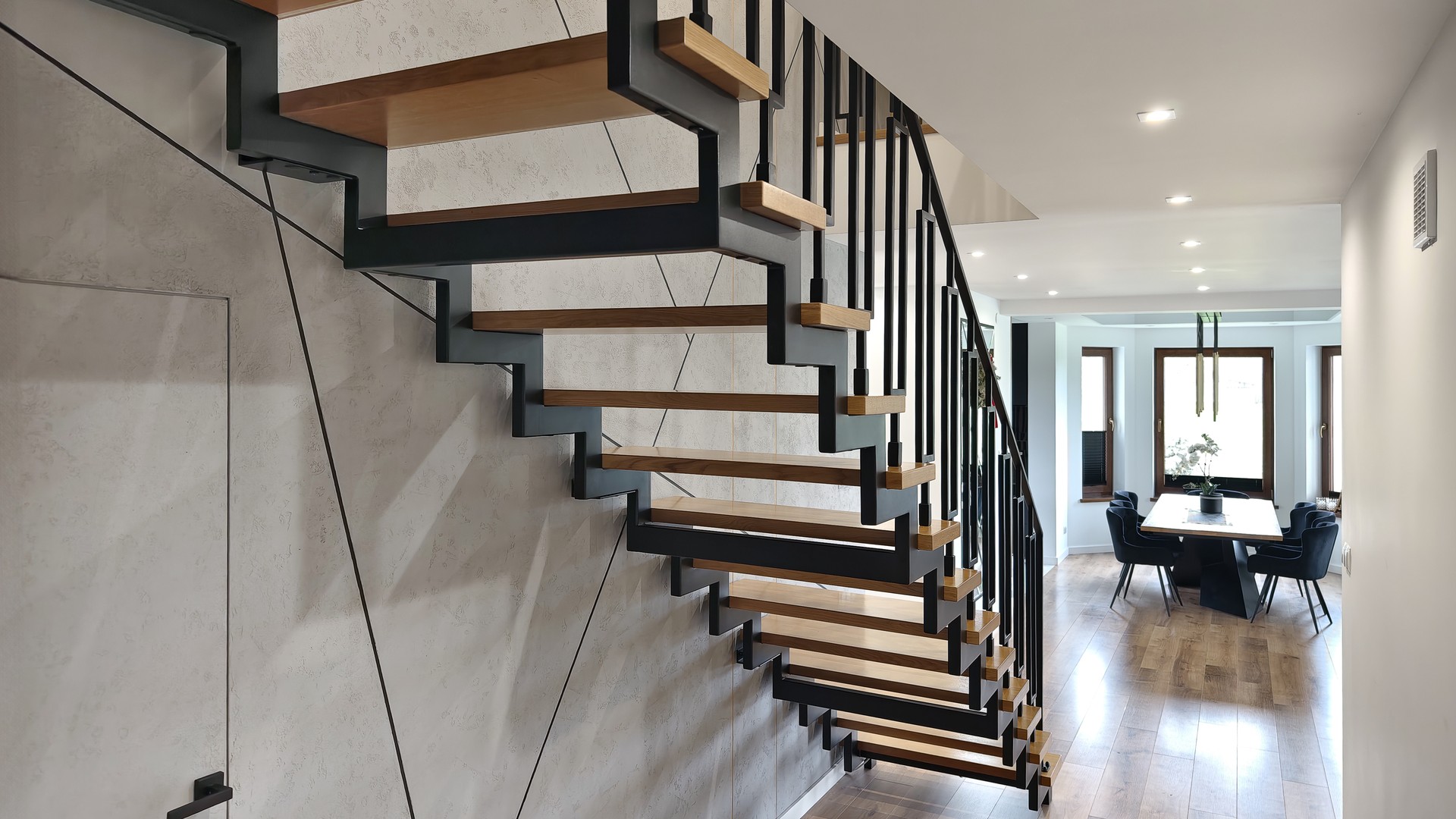 schody samonosne azurowe zygzak