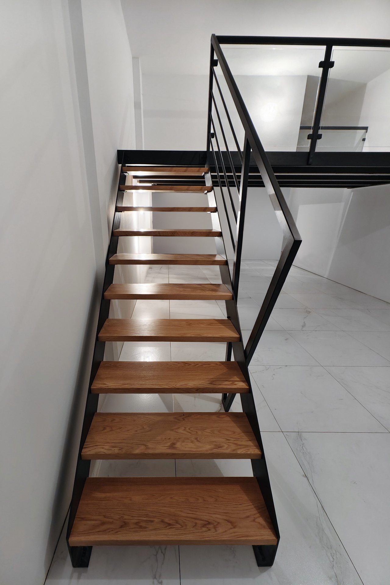 stopnie drewniane debowe schody metalowe producent