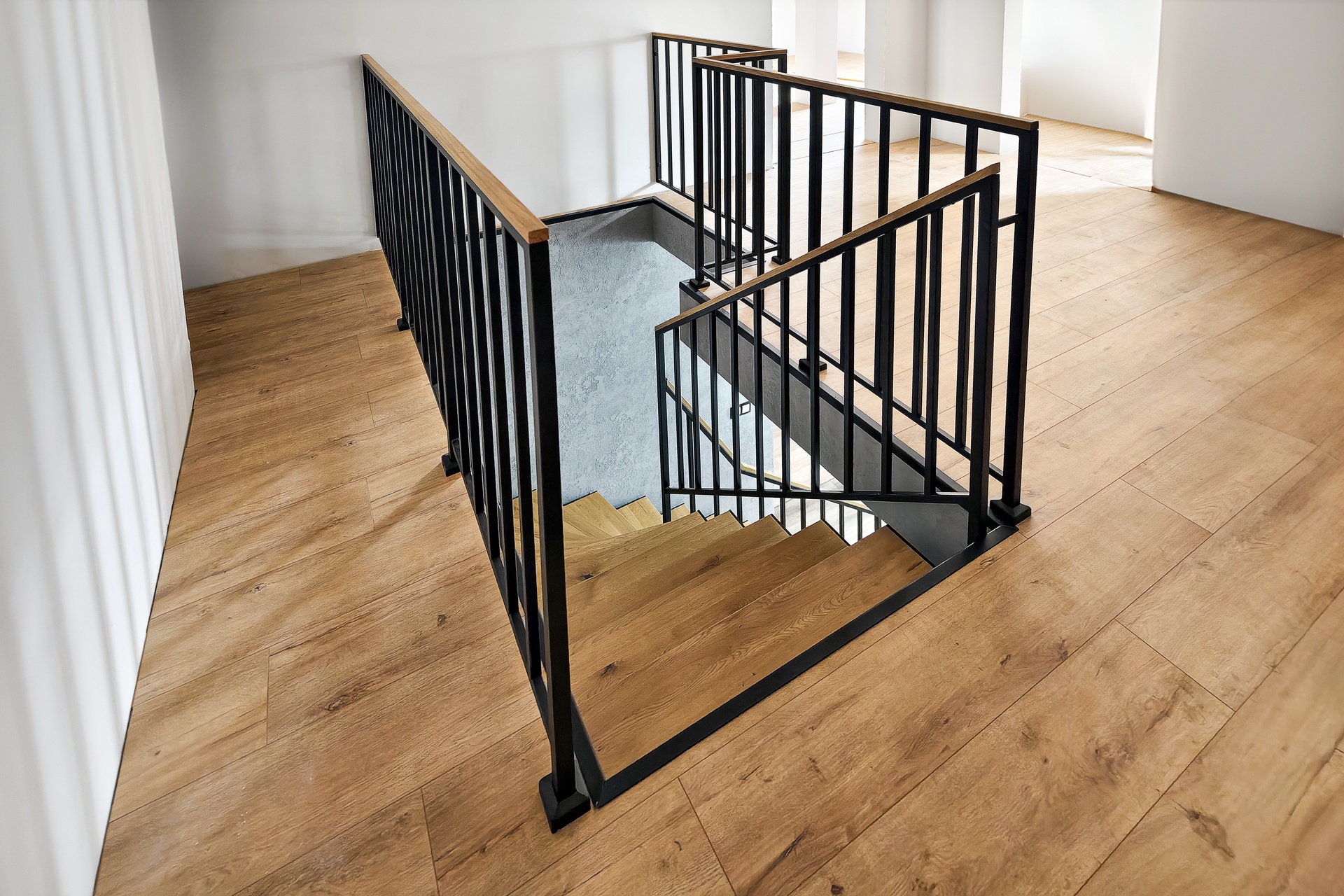 stopnie rustykalne schody zygzak