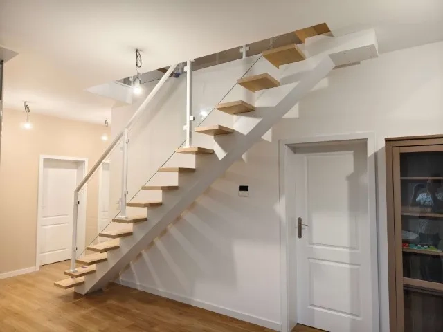 nowoczesne-schody-szklane-jablonna-warszawa