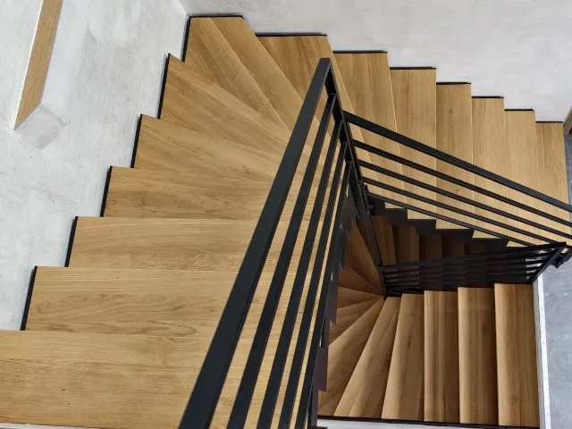 schody-metalowe-samonosne-progresmet